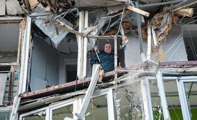 Los bombardeos rusos ensombrecen la primera doble Navidad en Ucrania