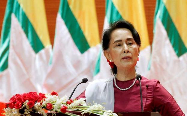 El régimen birmano amplía la condena a la disidente Suu Kyi con otros siete años de cárcel