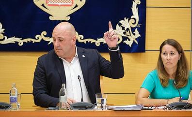 Lola García advierte: «No tiene quorum, no le dan los números, señor Lloret»