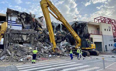 Comienza la demolición de los edificios del muelle Santa Catalina