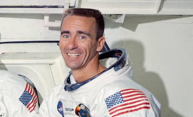 Muere Walter Cunninghan, el último astronauta de la primera misión Apolo tripulada que seguía vivo