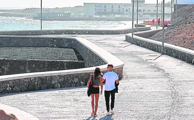 La ampliación de la avenida marítima de Puerto del Rosario finaliza en unos seis meses