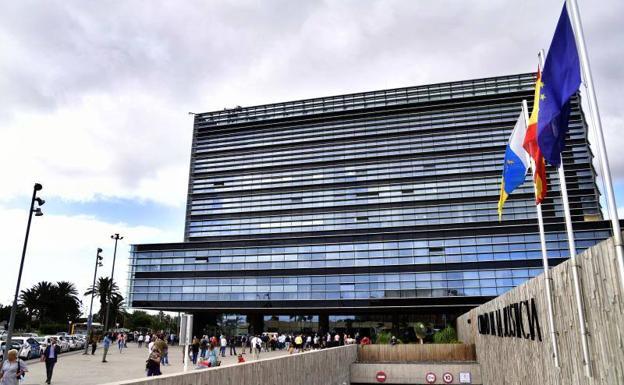 Piden 22 años para un hombre que asfixió y asesinó a su exmujer con demencia