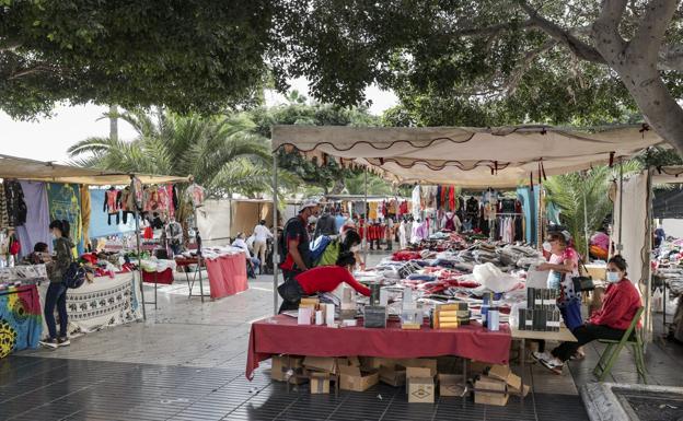 Vendedores del rastro creen que la reducción de puestos puede suponer una «ruina»