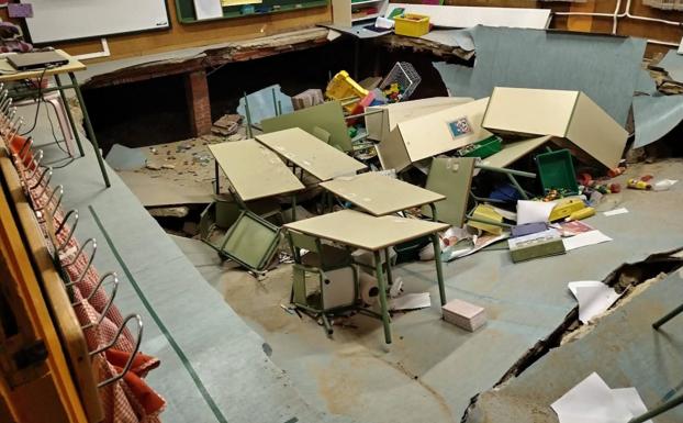 Se derrumba el suelo de una de las aulas de un colegio de Gijón