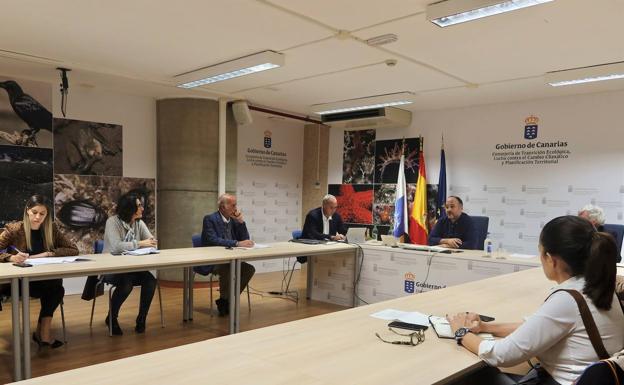 El Gobierno de Canarias constituye la Comisión Mixta sobre afectados por la Ley de Costas