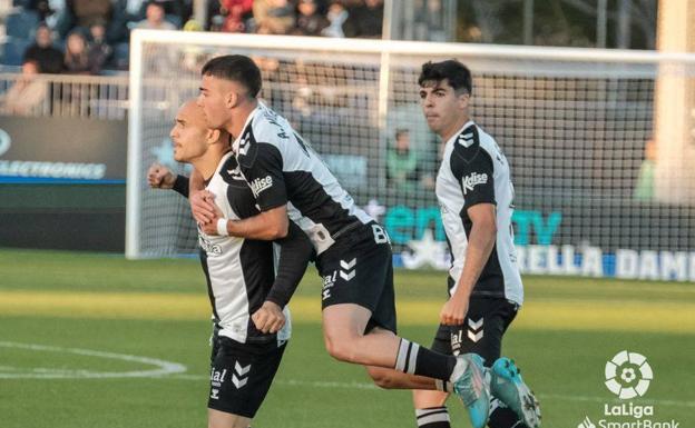 Sandro y Viera evitan otro desliz