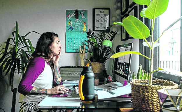 El 20% de personas con estudios básicos no teletrabaja al no tener medios