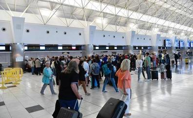 La huelga de controladores afectará a los aeropuertos de Lanzarote y Fuerteventura en temporada alta
