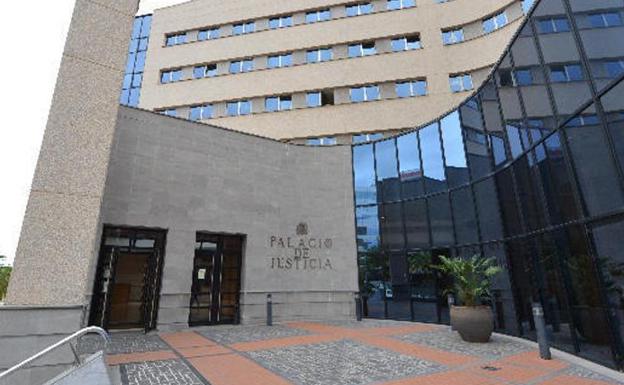 73 años de cárcel por robar, golpear y secuestrar a una anciana