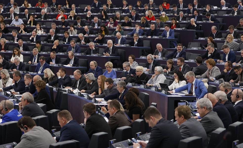 La Eurocámara respalda la creación de un tribunal especial para juzgar los crímenes de guerra de Rusia