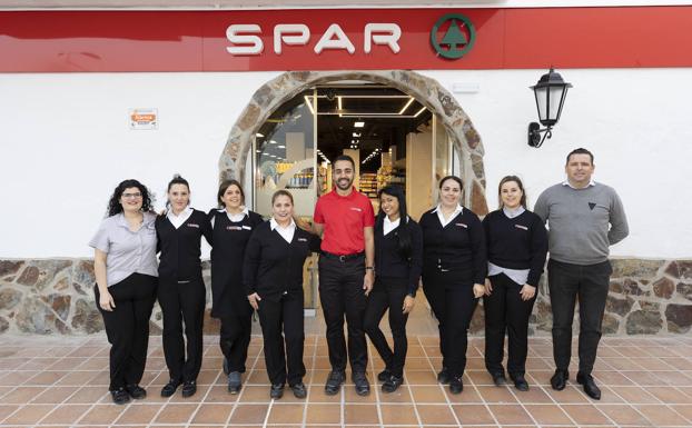 SPAR Gran Canaria arranca el 2023 con una nueva tienda en Bahía Feliz creando 10 nuevos puestos de trabajo