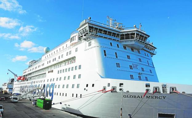 El mayor buque hospital del mundo se ha equipado en Canarias