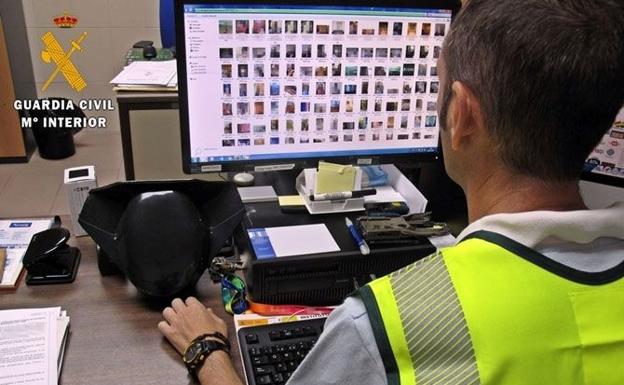 Publica servicios sexuales de una conocida en una web por venganza