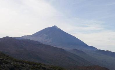 Buscan a tres senderistas perdidos en Santiago del Teide