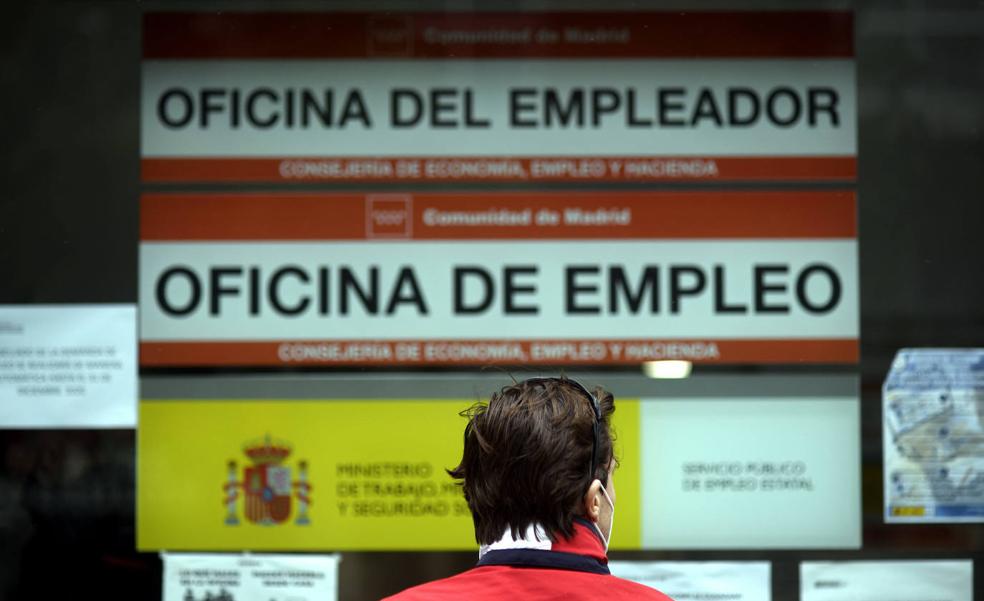 España vuelve a superar los tres millones de parados tras el peor final de año en una década
