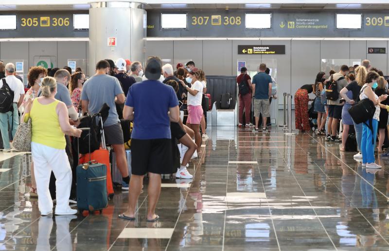 Cuatro aeropuertos canarios en huelga: ¿qué hacer si se ve afectado?