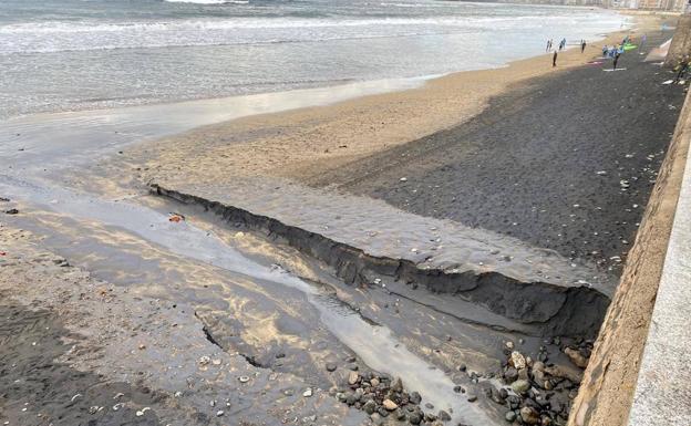 Las escorrentías del barranco de La Ballena reabren el socavón en la Cícer