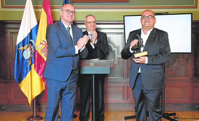 En diciembre del pasado año, con motivo del Día de la Constitución, Alexis Ravelo fue uno de los homenajeados en la Delegación del Gobierno./JUAN CARLOS ALONSO