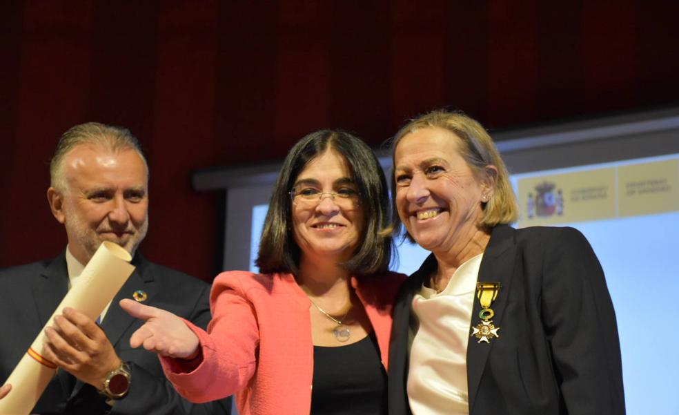La pediatra María Teresa Cotonat, reconocida con la Cruz Sencilla de la Orden Civil de Sanidad