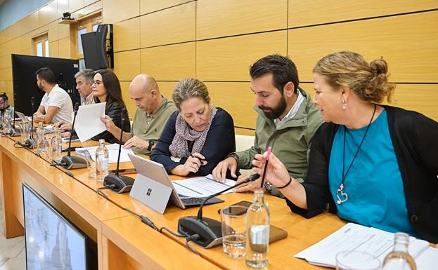 La solución del PSOE a la falta del quorum: un consejero de cada partido