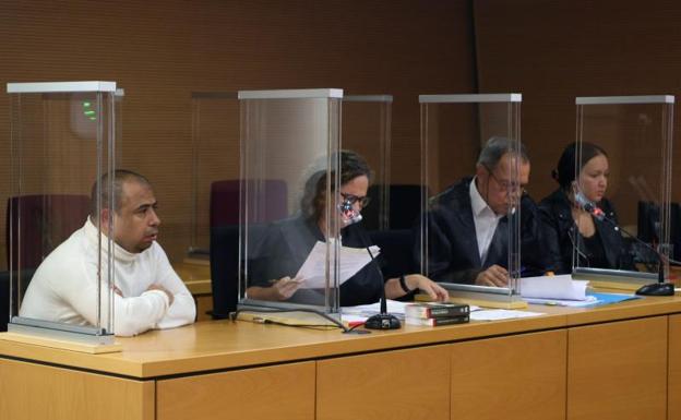 Cárcel por gastar en tragaperras el dinero para la Donosti Cup de 2016