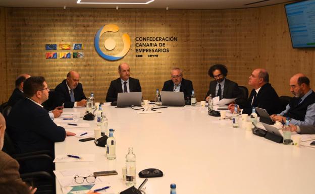 Los canarios pagan en impuestos en 2022 casi 1.200 millones más que antes del covid