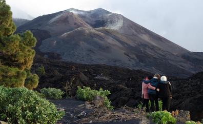 Mercedes Afonso rueda 'El mapa para tocarte' desde la herida del volcán de La Palma