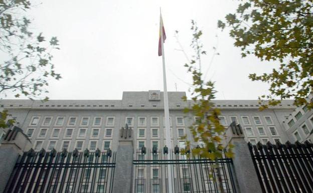 Desalojan parte del Ministerio de Defensa por una falsa alarma por dos paquetes sospechosos