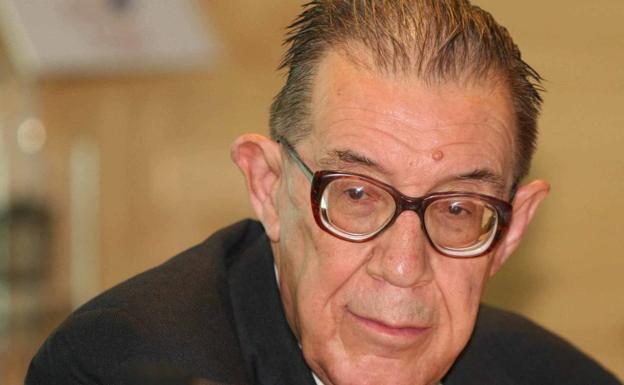 Muere a los 95 años el economista asturiano Juan Velarde