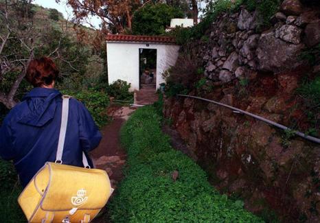 Los carteros rurales canarios realizan 25.000 operaciones en 2022