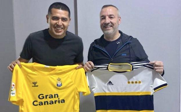 Ramírez viste del amarillo de la UD a Juan Román Riquelme