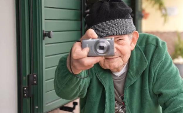 Las personas mayores de Valleseco cuentan historias a través de la fotografía