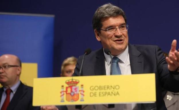 La Seguridad Social estudia una cotización adicional para los sueldos más altos