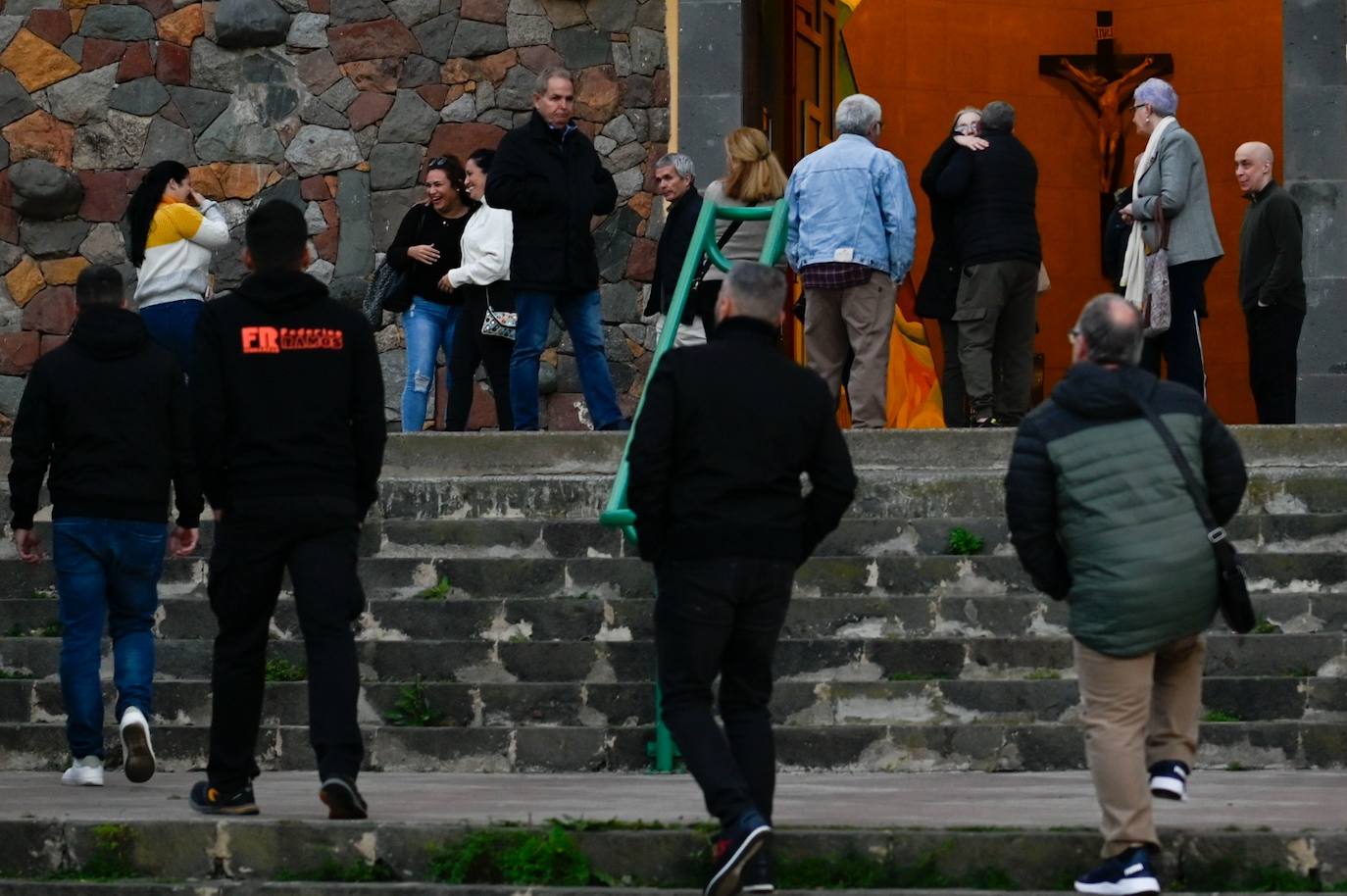 Último adiós de familiares y amigos a Arturo García