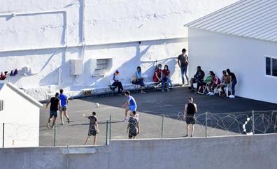 Madrid destina 25,5 millones a servicios de acogida de inmigrantes en Canarias
