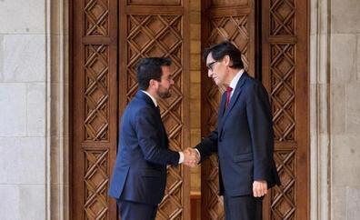 Aragonès e Illa ya ejercen de 'pareja de hecho' parlamentaria