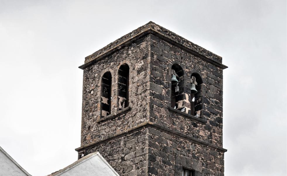 Una de las dos campanas de la iglesia de La Oliva cumple 220 años