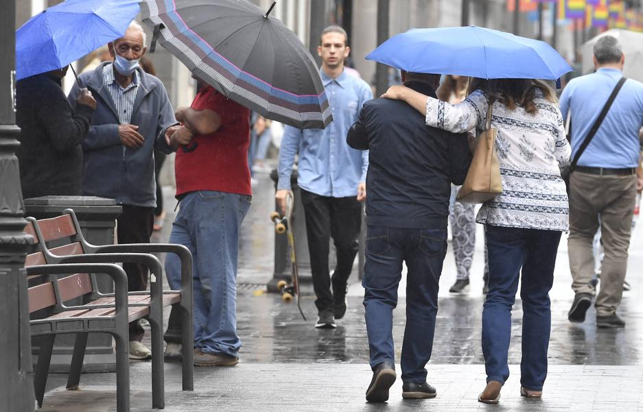 La DANA ya se deja notar en Canarias con lluvia y frío