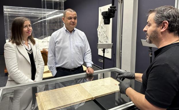 Guía se remonta a 1850 y digitaliza 2.700 páginas del padrón municipal