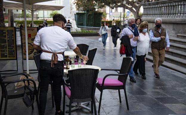 Más del 40% de los contratos para titulados se convierten en indefinidos