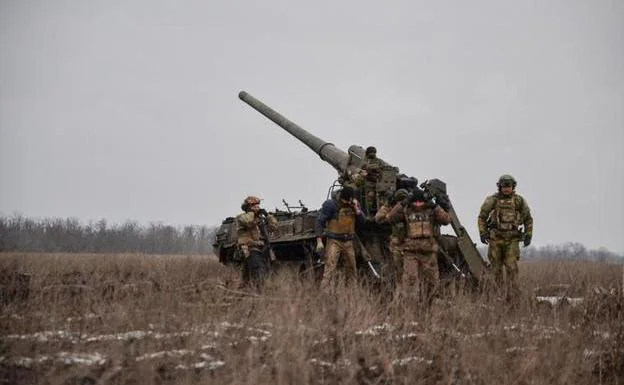 España instruirá a 55 militares ucranianos para manejar los carros de combate Leopard