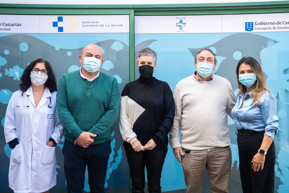 Fundación DinoSol y Pequeño Valiente colaboran con el Hospital José Molina Orosa en una sala de descanso