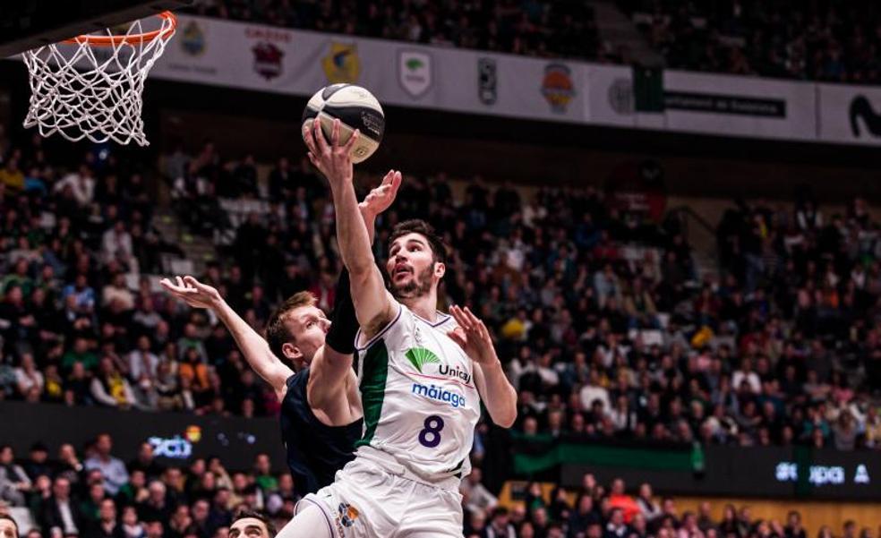 El Barça sucumbe a la insurrección verde liderada por Brizuela y Perry