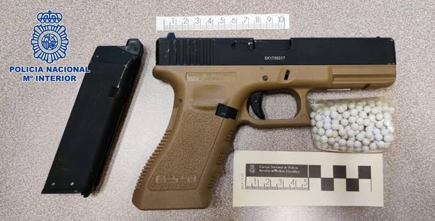 Usa una pistola simulada para robar en Puerto del Rosario