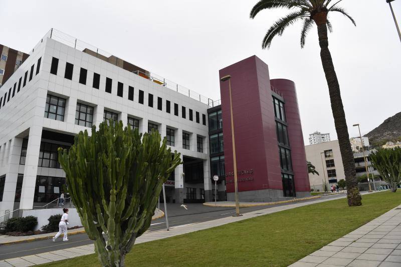 La Policía Local escoltó a una ambulancia que llevaba a un menor