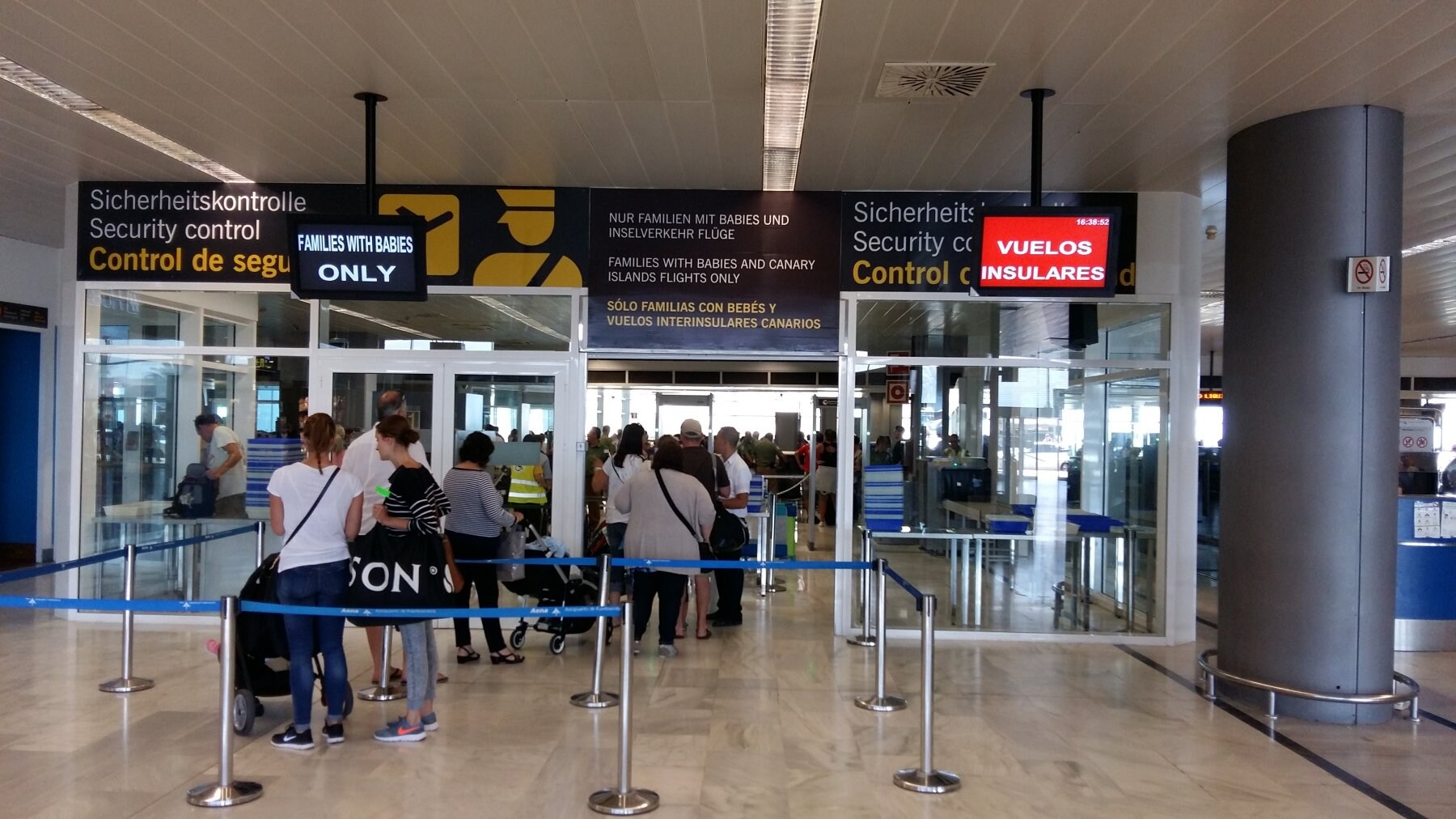 En 2024 ya no habrá control de dispositivos y líquidos en los aeropuertos españoles