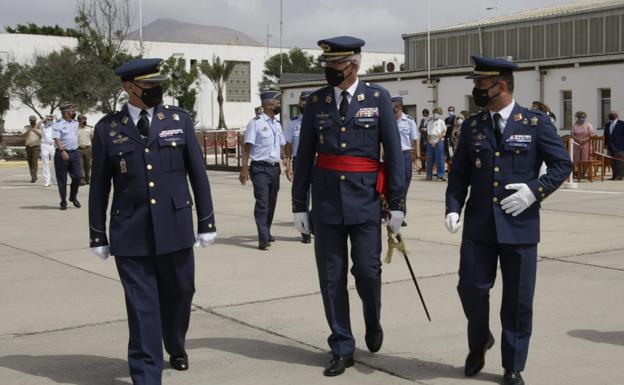 Arrecife colabora en un acto de jura de bandera para civiles