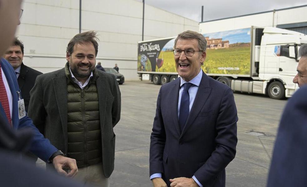 Feijóo dice no tener «mala conciencia» con Casado un año después de su caída