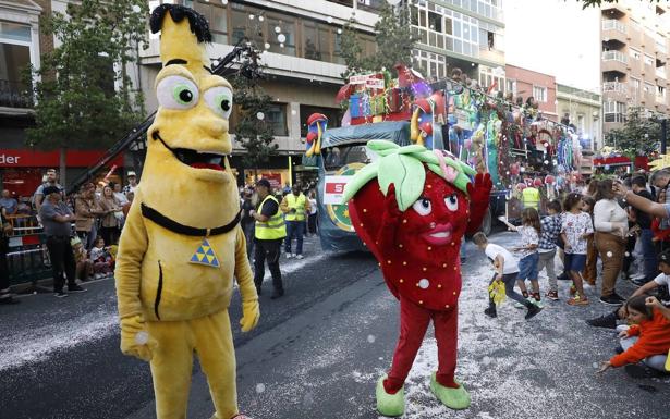 Los FrutiSpar celebran el carnaval en la cabalgata infantil de la capital grancanaria